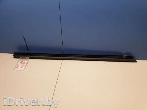 Накладка стекла передней левой двери Mercedes E W212 2009г. A2127250965 - Фото 1
