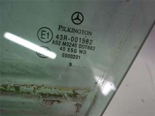 Стекло двери передней левой Mercedes C W203 2006г.  - Фото 3