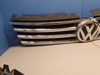 Решетка радиатора Volkswagen Touareg 2 2011г. 7P6853651LZLL - Фото 9