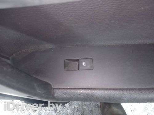 Кнопка стеклоподъемника переднего правого Chevrolet Captiva 2012г.  - Фото 1