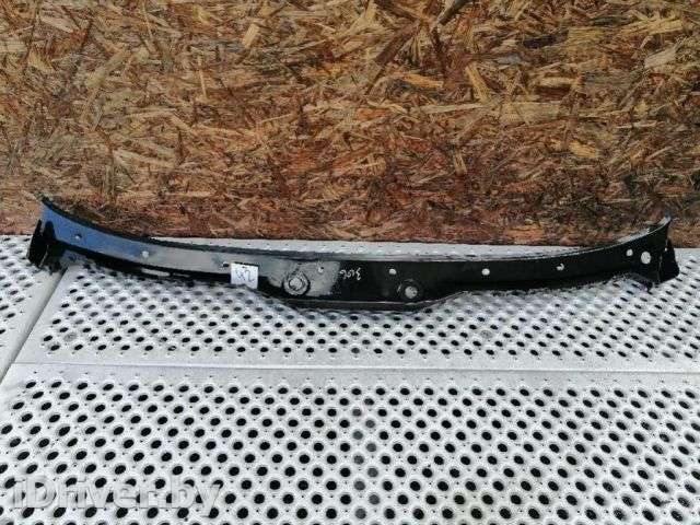 Решетка стеклоочистителя (Дождевик) BMW 5 E39 2001г. 51718159292 - Фото 1