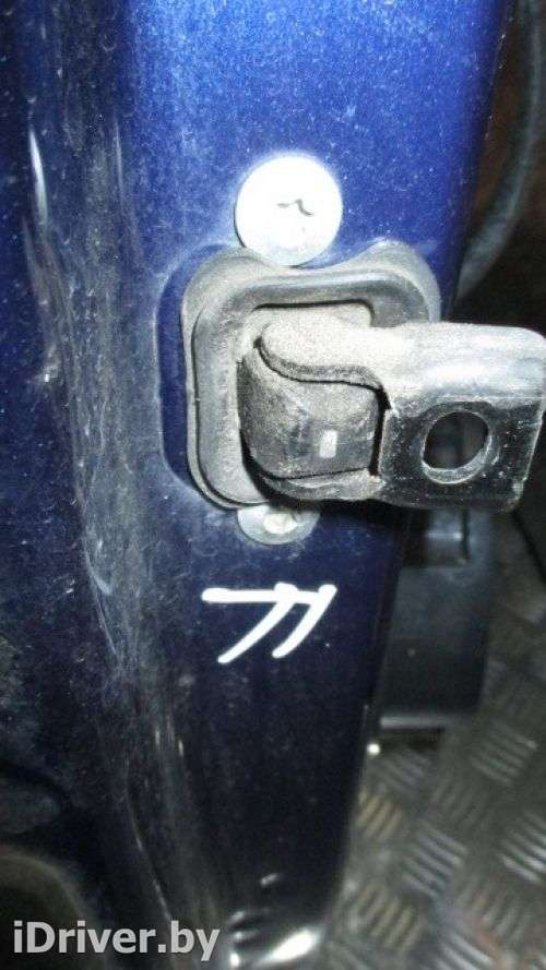 Ограничитель двери передний Volkswagen Jetta 6 2011г. 5C6837249 - Фото 1