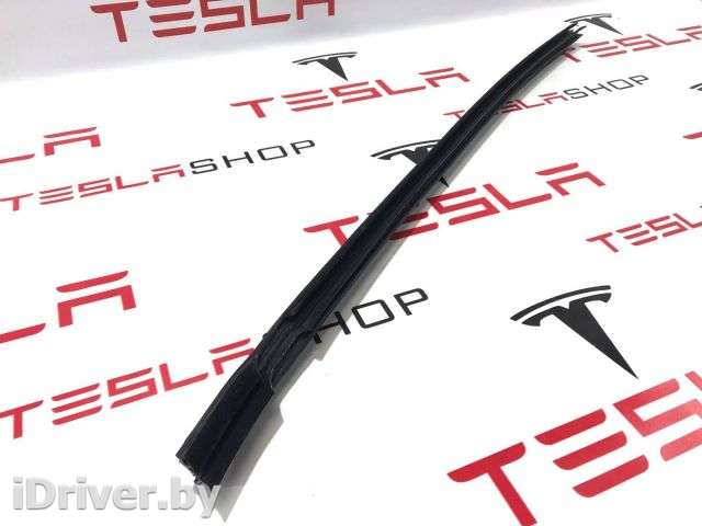 уплотнитель Tesla model X 2017г. 1032179-00-C,1483693-00-A - Фото 1