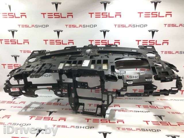 Накладка декоративная центральной консоли Tesla model X 2019г. 1003326-00-G,1011184-00-A - Фото 1