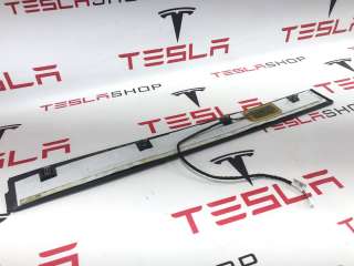 Молдинг двери задней левой Tesla model X 2017г. 1035203-00-E,1063444-00-B,1069271-00-B - Фото 3