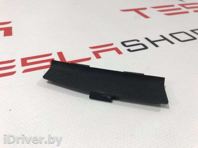 Заглушка Tesla model S 2015г. 1002966-00-B - Фото 1