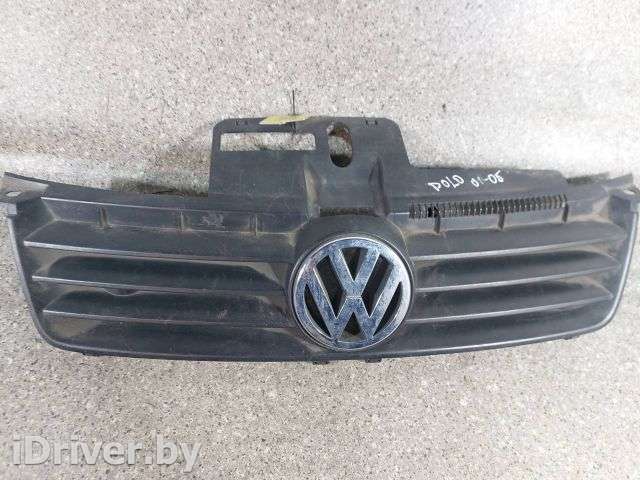решетка радиатора Volkswagen Polo 4 2003г. 6Q0853651C - Фото 1