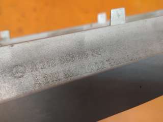 накладка решетки радиатора Mercedes E W212 2013г. a2128850622, a2128851422 - Фото 11