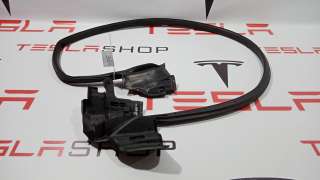 6009593-00-D Уплотнитель к Tesla model S Арт 9882810