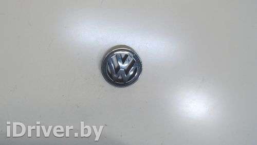 Эмблема Volkswagen Phaeton 2007г. 3D7853600 - Фото 1
