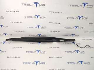 6007576-00,1005361 Накладка крышки багажника левая к Tesla model S Арт 15726