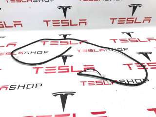 1039448-00-V Датчик положения люка к Tesla model S Арт 9911348