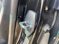 Ответная часть (скоба) замка двери BMW 3 E46 2003г.  - Фото 5