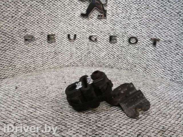 Кронштейн глушителя Peugeot 508 2011г.  - Фото 1