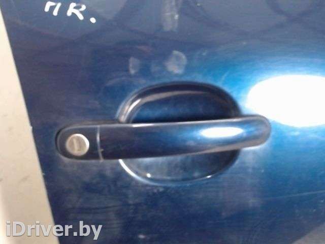 ручка боковой двери наружная перед прав Volkswagen Passat B5 1998г.  - Фото 1