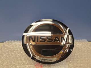 62890HV20A Эмблема решетки радиатора Nissan Qashqai 2 Арт Z302961, вид 1
