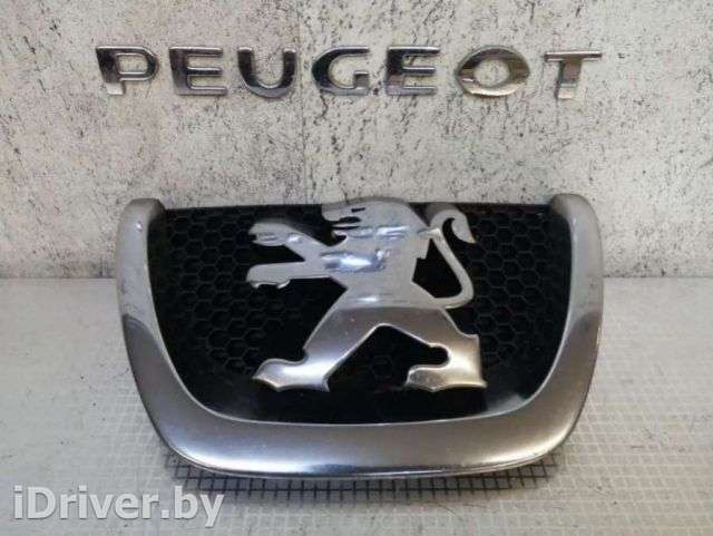 Эмблема Peugeot 5008 2013г.  - Фото 1