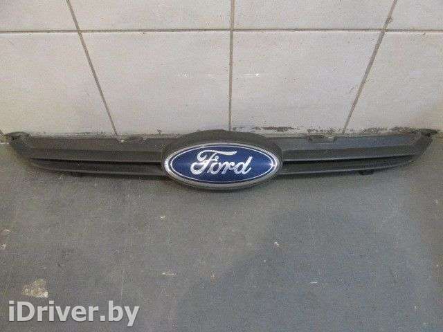 Решетка радиатора Ford Fiesta 6   - Фото 1