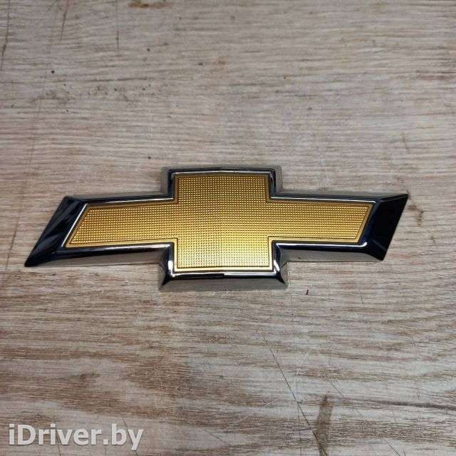 эмблема Chevrolet Equinox 3 2018г. 23136673 - Фото 1