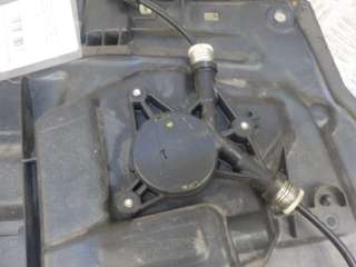 Стеклоподъемник электрический задний правый Mazda 6 1 2002г.  - Фото 8