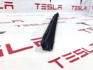 уплотнитель Tesla model S 2017г. 1038406-00-A,1038405-00-A - Фото 2