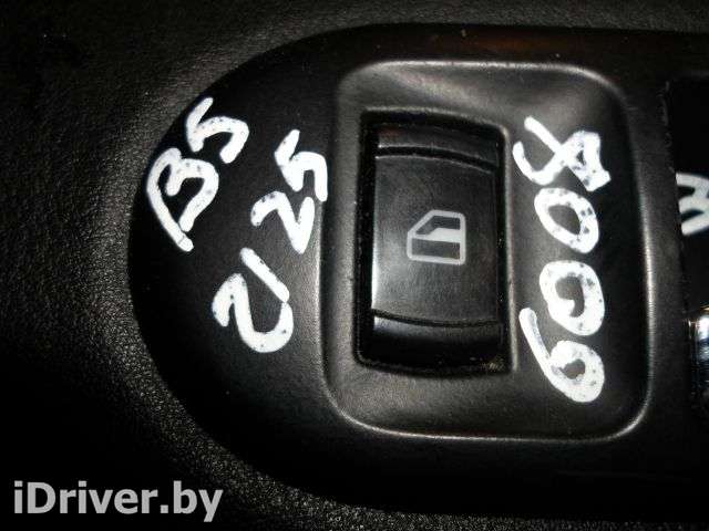 Кнопка стеклоподъемника Volkswagen Passat B5 1996г.  - Фото 1