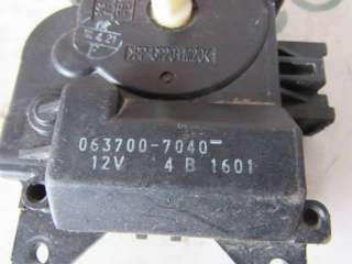 Моторчик заслонки печки Mazda MPV 2 2001г. 063700-7040 - Фото 3