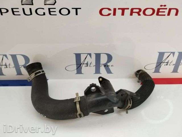 Фланец (тройник) системы охлаждения Peugeot 508 2014г.  - Фото 1