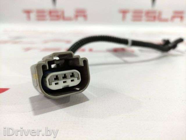 Разъем (фишка) проводки Tesla model S 2014г. 1009096-00-G - Фото 1