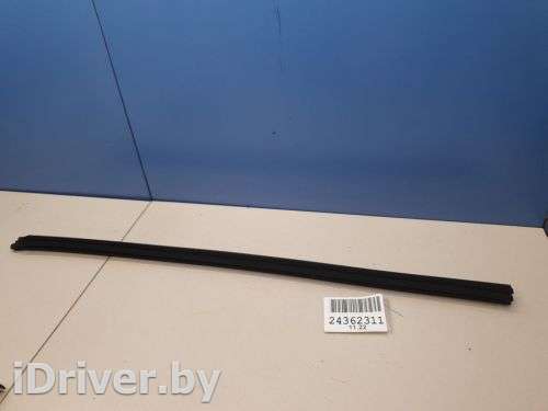 Накладка стекла задней левой двери Hyundai IX35 2010г. 832312S000 - Фото 1
