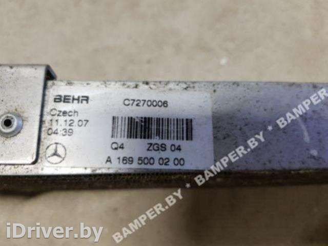 Радиатор масляный Mercedes B W245 2008г. A1695000200, A1695010165 - Фото 1