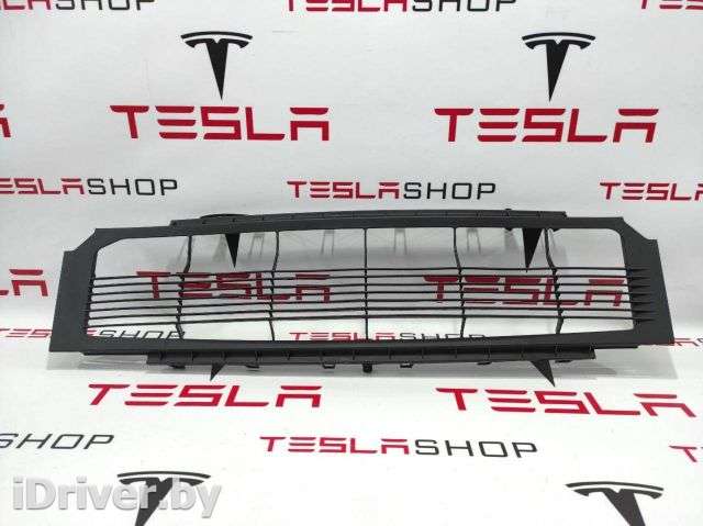 Заглушка (решетка) в бампер передний Tesla model S 2020г. 1058022-00-B - Фото 1