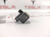 Датчик удара Tesla model X 2016г. 1060058-00-A - Фото 2