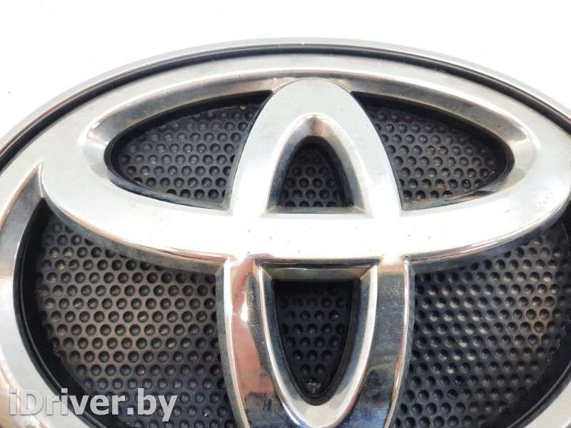 Эмблема решетки радиатора Toyota Hilux 8 2015г. 753100K010  - Фото 4