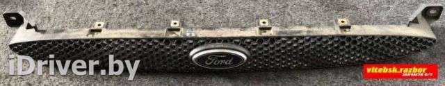 Решетка радиатора Ford Escort 6 1997г.  - Фото 1