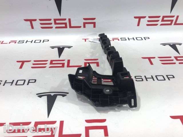Кронштейн салона Tesla model X 2017г. 1053727-00-B - Фото 1