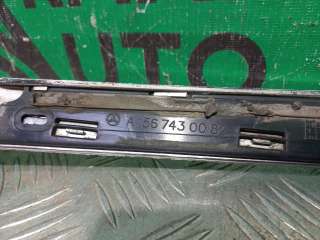 Накладка двери багажника Mercedes GLA X156 2013г. A1567430082 - Фото 6