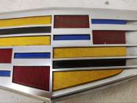 Эмблема решетки радиатора Cadillac Escalade 4 2014г. 23182045 - Фото 3