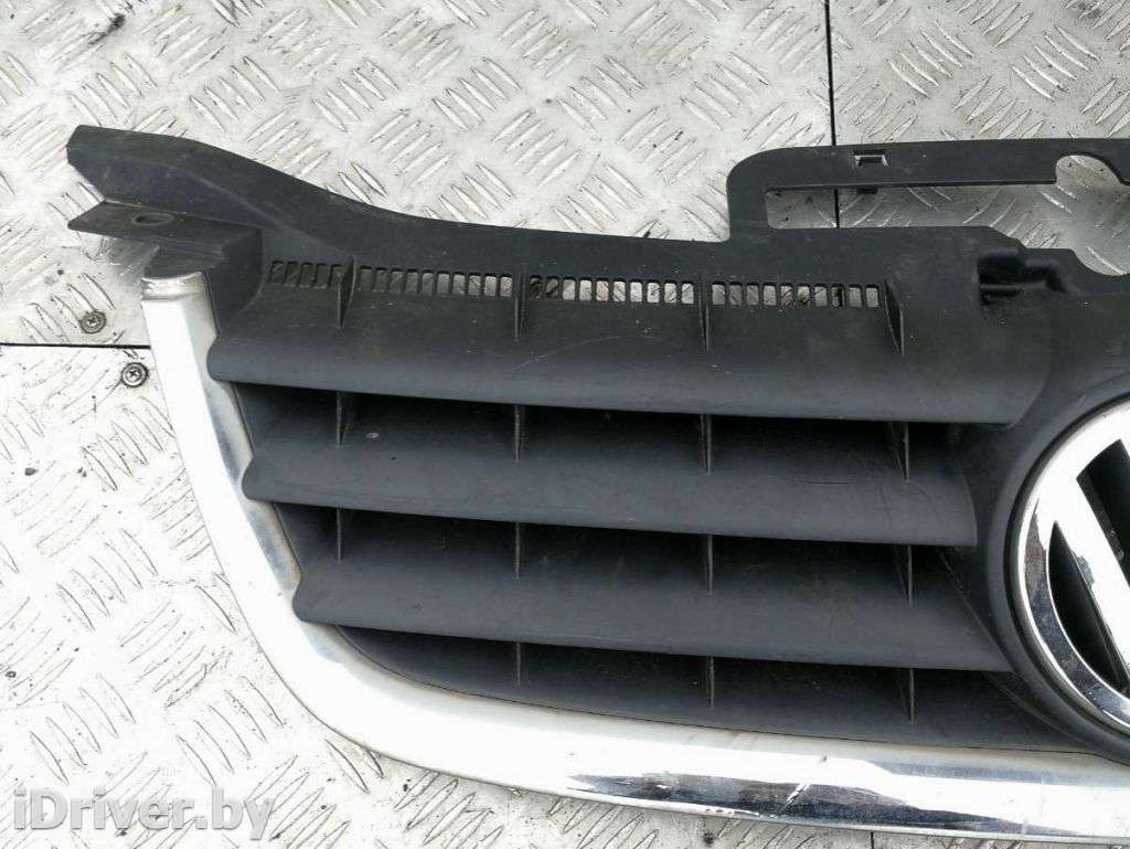 Решетка радиатора Volkswagen Touran 1 2005г.   - Фото 4