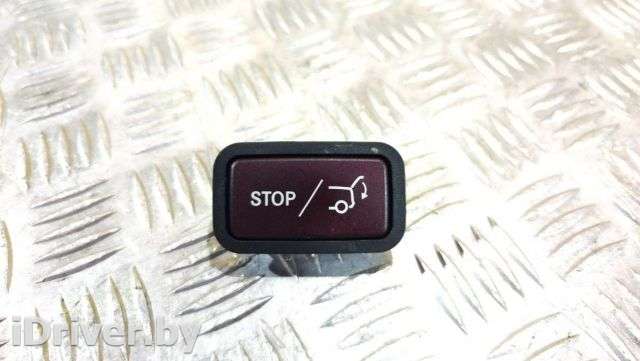 Кнопка открытия багажника Mercedes E W212 2013г. A2128210651 - Фото 1