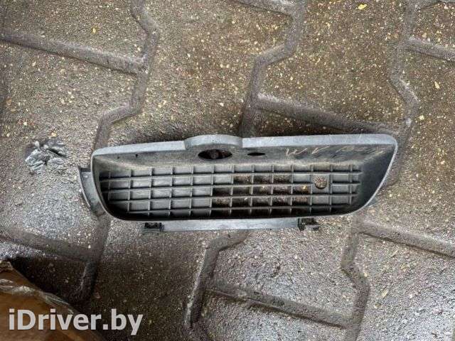Заглушка (решетка) в бампер передний Volkswagen Vento 1995г. 1H5853666 - Фото 1