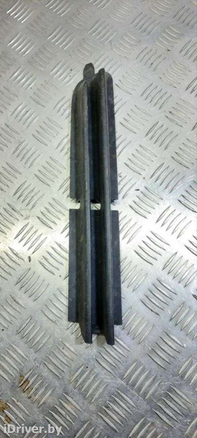 Заглушка (решетка) в бампер передний BMW 3 E46 2000г. 8226612 - Фото 1