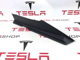 1010339-00-D Молдинг крышки багажника к Tesla model S Арт 9905364