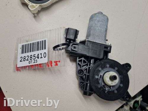 Моторчик стеклоподъёмника задний правый Land Rover Range Rover 3 2011г. LR031660 - Фото 1