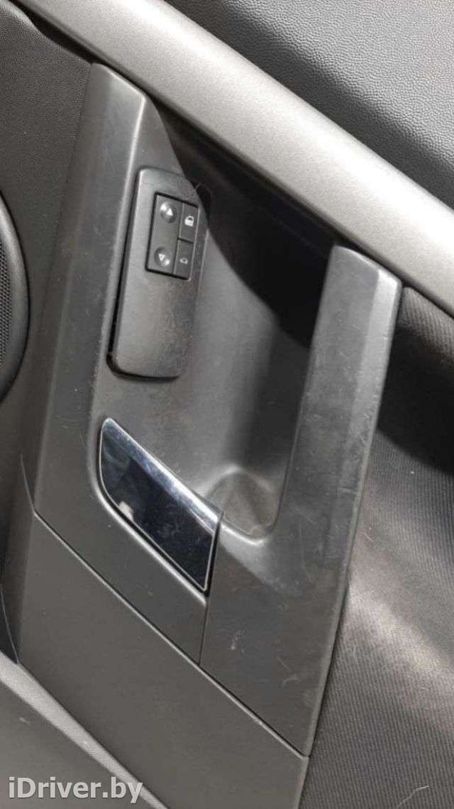 Кнопка стеклоподъемника переднего правого Opel Signum 2005г.  - Фото 1