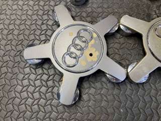 Колпачок литого диска Audi TT 2 2012г. 4F0601165N - Фото 6