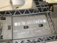 Кронштейн ручки двери передней правой Mercedes C W204 2008г. A2047602234 - Фото 3