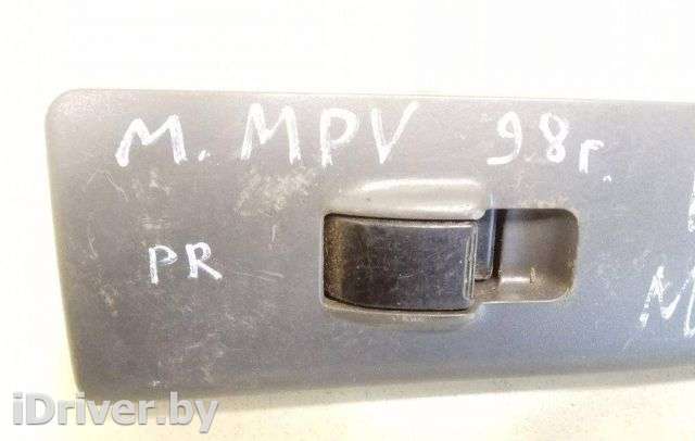Кнопка стеклоподъемника передней правой Mazda MPV 1 1998г.  - Фото 1
