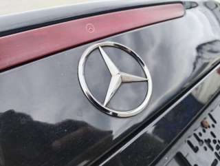 Эмблема Mercedes C W203 2004г.  - Фото 3