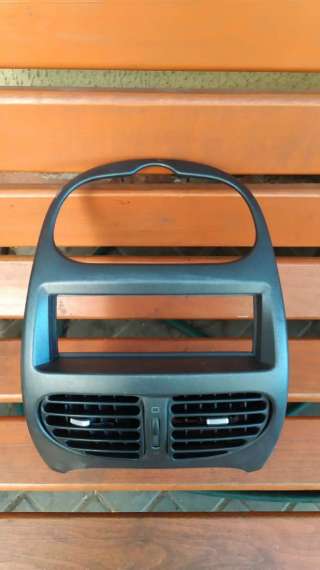 Накладка декоративная на торпедо Peugeot 206 1 2004г. 9643007477,9643007377,962463577 - Фото 2